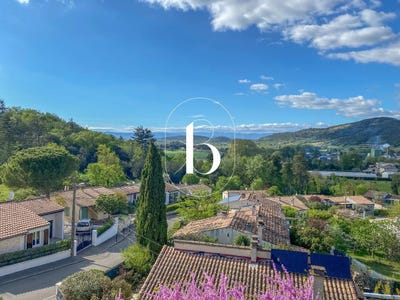 /international/fr/vallon-pont-d-arc-rhone-310107597608/