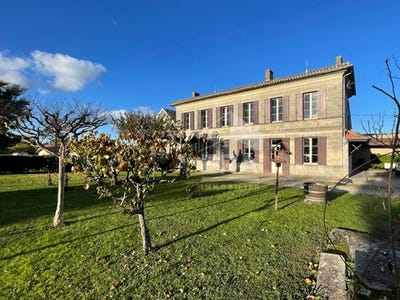 /international/fr/bourg-centre-val-de-loire-120089652501/