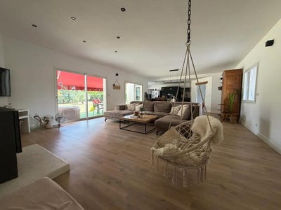 /international/fr/baleyssagues-aquitaine-310109463037/