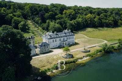 /international/fr/fontainebleau-ile-de-france-310108764225/