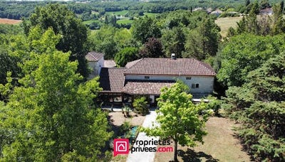 /international/fr/montcuq-en-quercy-blanc-occitanie-310101083807/