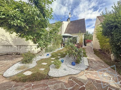 /international/fr/chevreuse-ile-de-france-310100557841/
