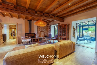/international/fr/givry-centre-val-de-loire-310105945680/