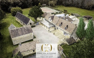 /international/fr/sarlat-la-caneda-aquitaine-310098635359/