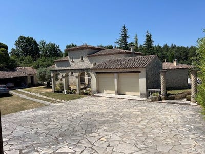 /international/fr/saint-michel-l-observatoire-provence-alpes-cote-d-azur-310094334379/?lang=pt