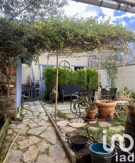 /international/fr/henonville-picardie-310104862225/