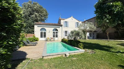 /international/fr/salon-de-provence-provence-alpes-cote-d-azur-310100760704/?lang=en