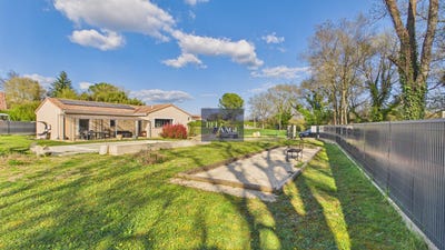 /international/fr/berrias-et-casteljau-rhone-310107744029/