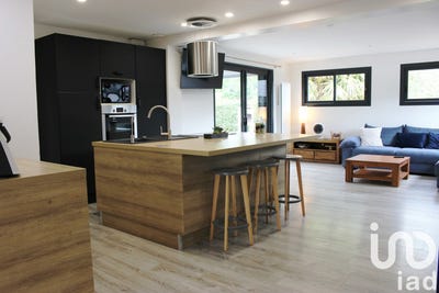/international/fr/la-chapelle-saint-laud-pays-de-la-loire-310100557299/