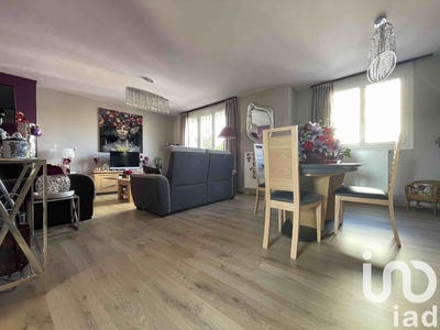 /international/fr/joue-les-tours-centre-val-de-loire-310099353806/