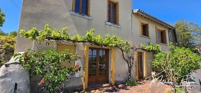 /international/fr/chalus-auvergne-310106779143/