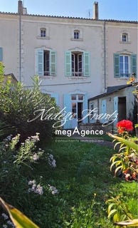 /international/fr/saint-jean-d-angely-charente-310102910236/