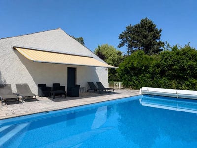 /international/fr/fragnes-la-loyere-burgundy-310108248228/