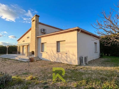 /international/fr/pezenas-languedoc-roussillon-310108138892/