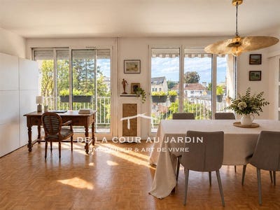/international/fr/versailles-ile-de-france-310110159639/