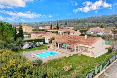 /international/fr/tavernes-provence-alpes-cote-d-azur-310098949820/