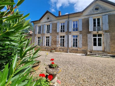 /international/fr/montbron-charente-310108292577/