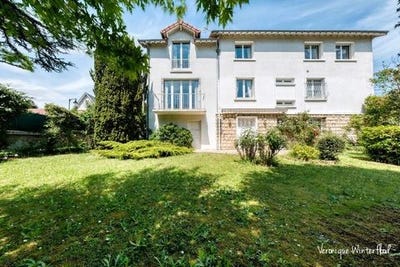 /international/fr/le-chesnay-ile-de-france-310099685246/