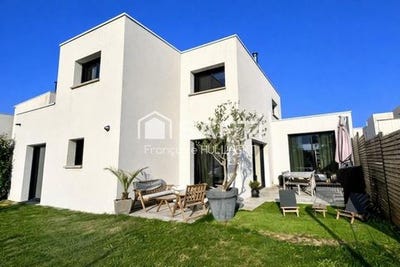 /international/fr/theix-noyalo-brittany-310107273695/