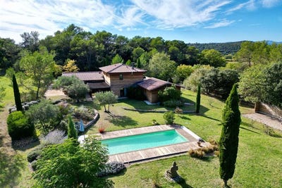 /international/fr/anduze-languedoc-roussillon-310103079176/