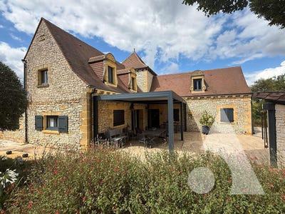 /international/fr/sarlat-la-caneda-aquitaine-310102875392/
