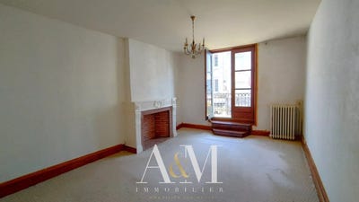 /international/fr/la-rochefoucauld-en-angoumois-charente-310100792121/?lang=zh-cn
