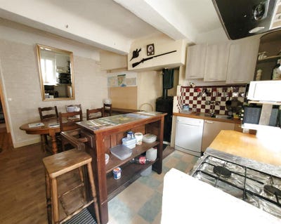 /international/fr/faugeres-languedoc-roussillon-310108453089/