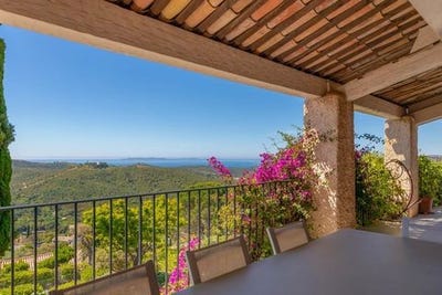 /international/fr/bormes-les-mimosas-provence-alpes-cote-d-azur-310108488511/