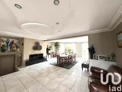 /international/fr/bonchamp-les-laval-pays-de-la-loire-310100637855/?lang=en