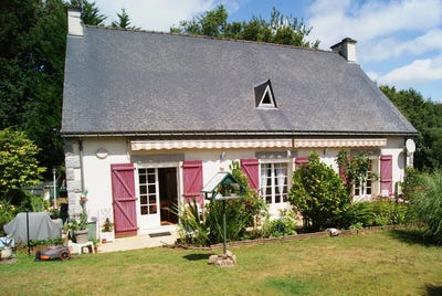 /international/fr/malestroit-brittany-120096228706/