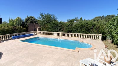 /international/fr/poulx-languedoc-roussillon-310105229885/