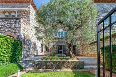 /international/fr/roquebrune-cap-martin-provence-alpes-cote-d-azur-310100962713/