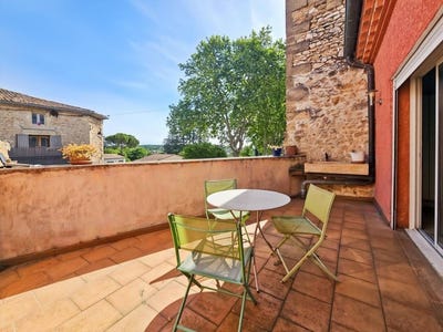 /international/fr/collias-languedoc-roussillon-310109095360/?lang=id