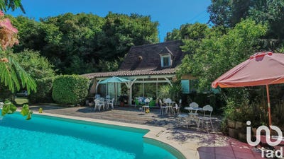 /international/fr/sarlat-la-caneda-aquitaine-310100935339/