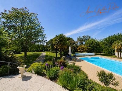 /international/fr/saint-savinien-charente-310105833511/
