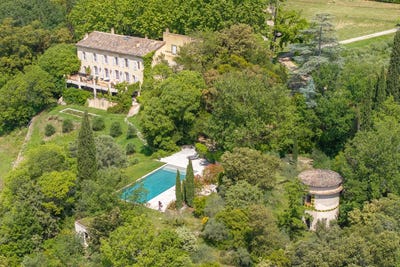 /international/fr/lorgues-hh-15819120-lorgues-provence-alpes-cote-d-azur-310100958560/