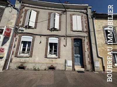 /international/fr/joigny-burgundy-310108290775/
