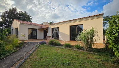 /international/fr/l-aiguillon-sur-vie-pays-de-la-loire-310108601031/