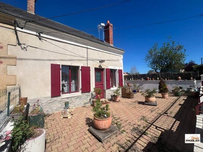 /international/fr/chateaumeillant-centre-val-de-loire-310108676336/
