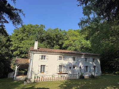 /international/fr/rioux-martin-charente-310108264755/