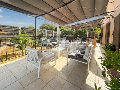 /international/fr/uzes-languedoc-roussillon-310101513135/?lang=id