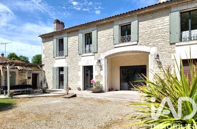/international/fr/jarnac-charente-310108466385/