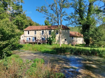 /international/fr/bourdeilles-aquitaine-310108264277/