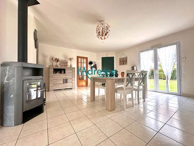 /international/fr/rouge-pays-de-la-loire-310104474428/