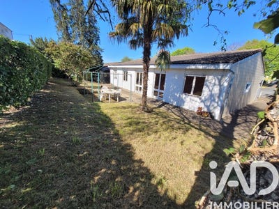 /international/fr/parthenay-charente-310107237509/