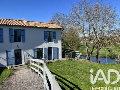 /international/fr/sanxay-charente-310106591144/
