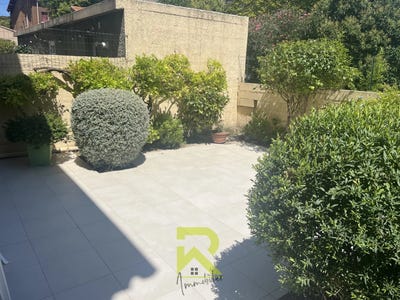 /international/fr/lezignan-corbieres-languedoc-roussillon-310108329475/