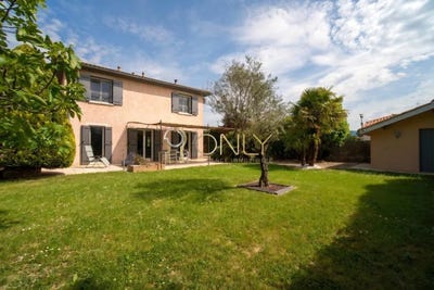 /international/fr/quincieux-rhone-310107837465/
