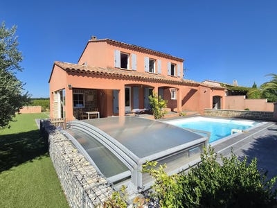 /international/fr/sainte-cecile-les-vignes-provence-alpes-cote-d-azur-310120543453/