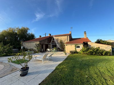 /international/fr/la-chapelle-hermier-pays-de-la-loire-310104467756/
